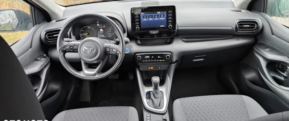 Toyota Yaris cena 49900 przebieg: 28200, rok produkcji 2021 z Warszawa małe 172